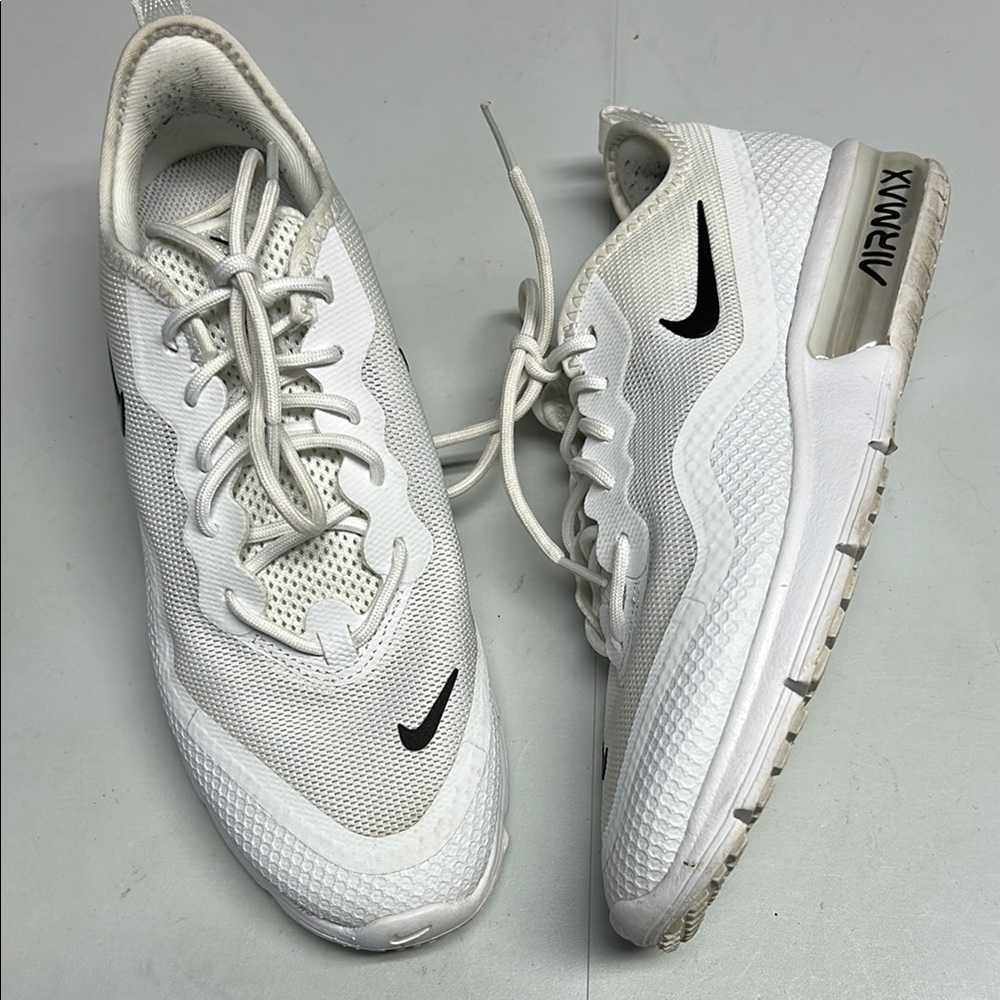 Nike air max white black swoosh men’s size 7